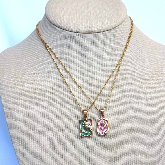 Colorful floral pendant necklace - Picture 4 of 4